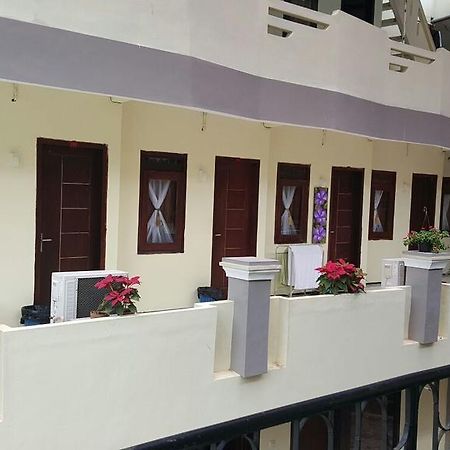 מאלאנג Adel'S Guest House מראה חיצוני תמונה